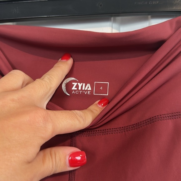 Zyia Active Rust colored leggings size 4 women’s - Picture 4 of 4